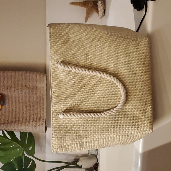 Used 1x Non branded straw like rope handle beach tote - Picture 3 of 5
